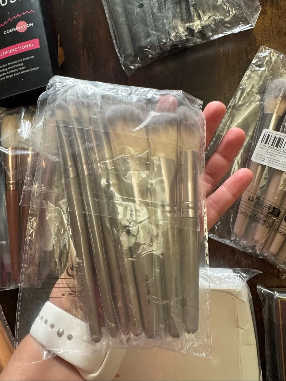 MAANGE Professional Makeup Brush Set - Black & Gold Packaging
